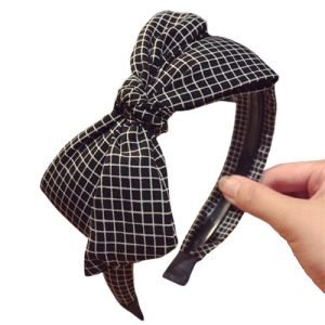 serre tete femme carreau blanc et noir removebg preview2